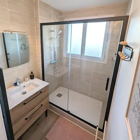 Agreable T3 Avec Balcon Et Parking Apartamento Angers